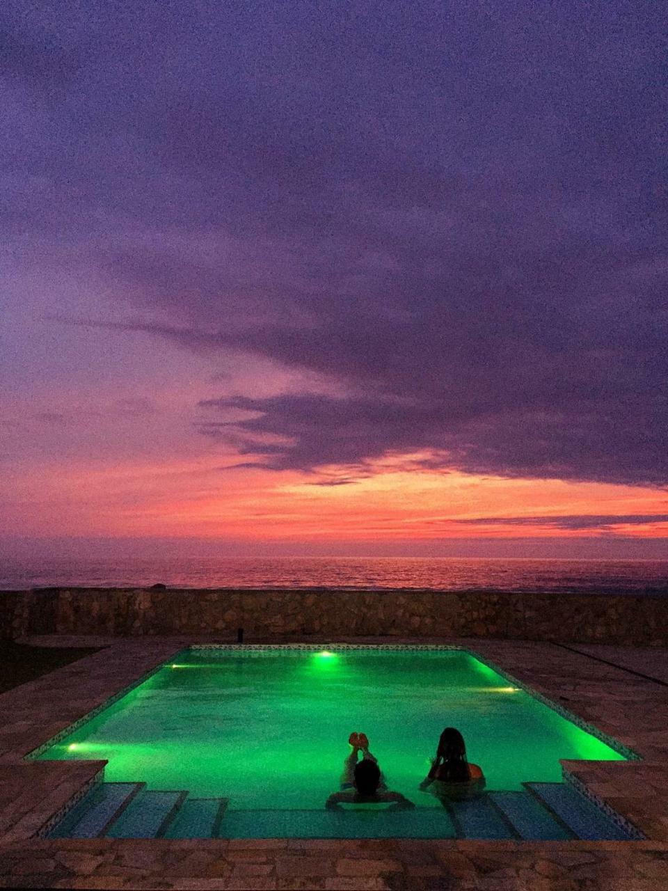 Black Point Beach Club มารีกา ภายนอก รูปภาพ